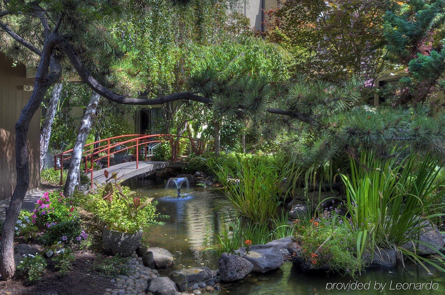 Dinah'S Garden Hotel Пало-Альто Экстерьер фото